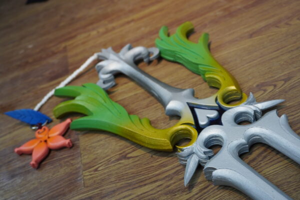 10 Kingdom Hearts Oblivion and Oathkeeper Keyblade Replica for Roxas Cosplay