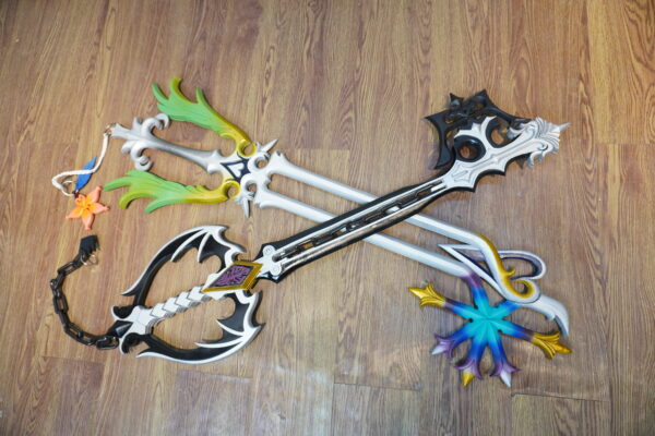 13 Kingdom Hearts Oblivion and Oathkeeper Keyblade Replica for Roxas Cosplay